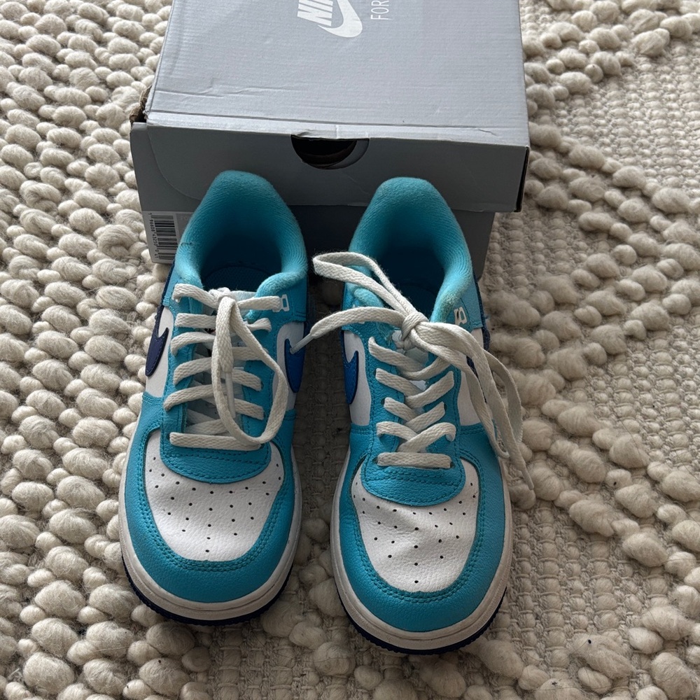 Nike Air Force 1 LV8 2 Sneakers Sz 2.5y